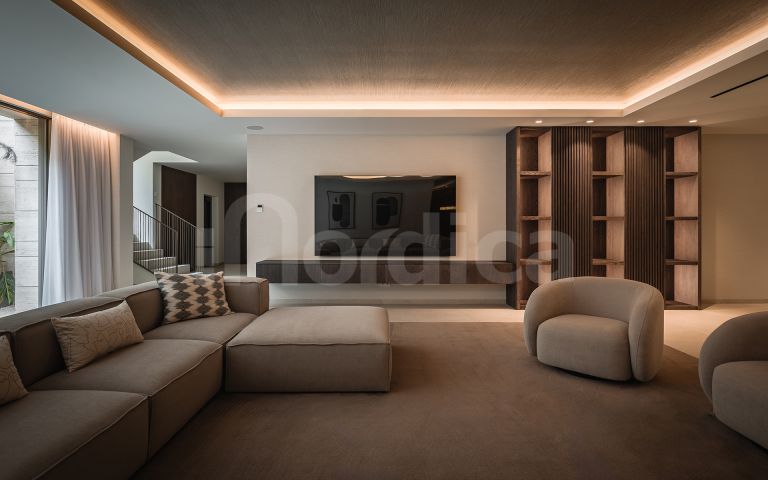 Villa for sale in El Paraiso