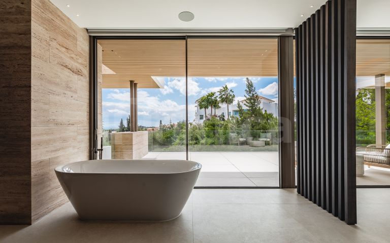 Villa for sale in El Paraiso