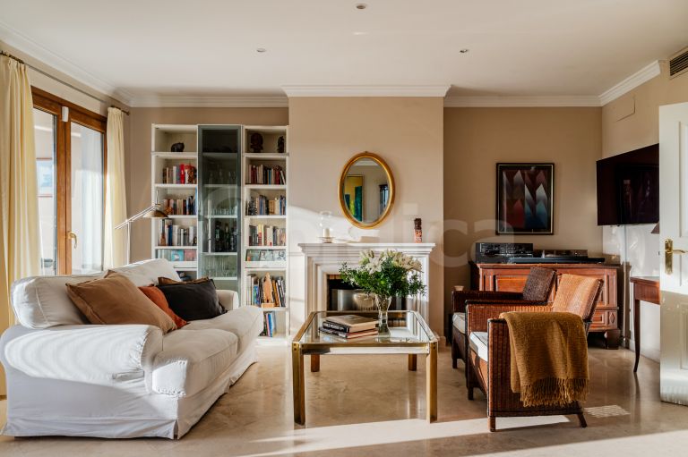 Town House for sale in Paraiso Hills