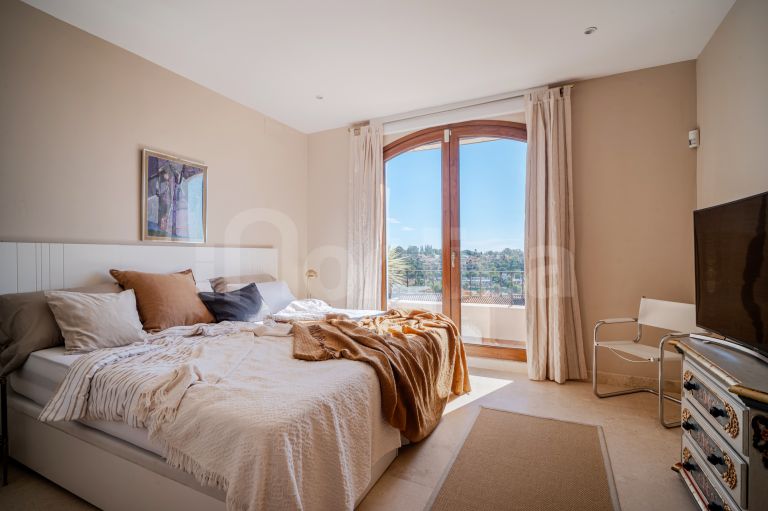 Town House for sale in Paraiso Hills