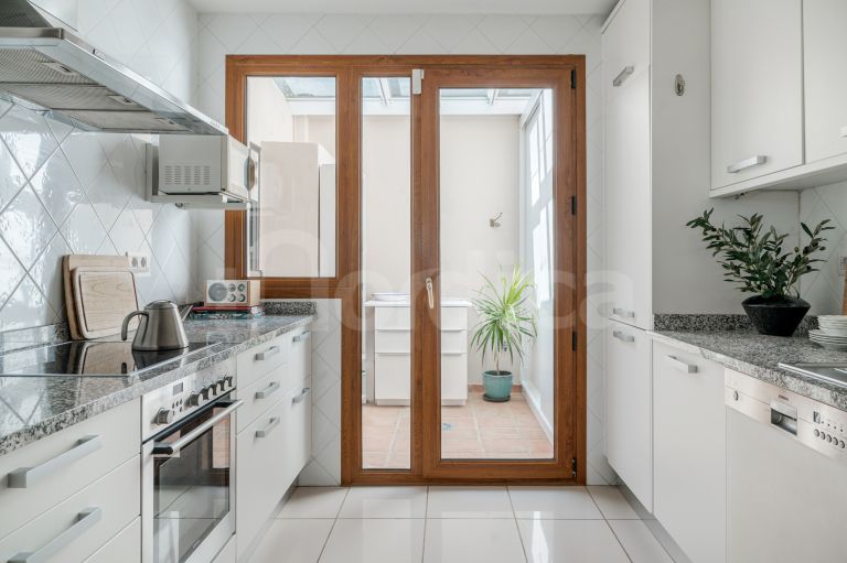 Town House for sale in Paraiso Hills