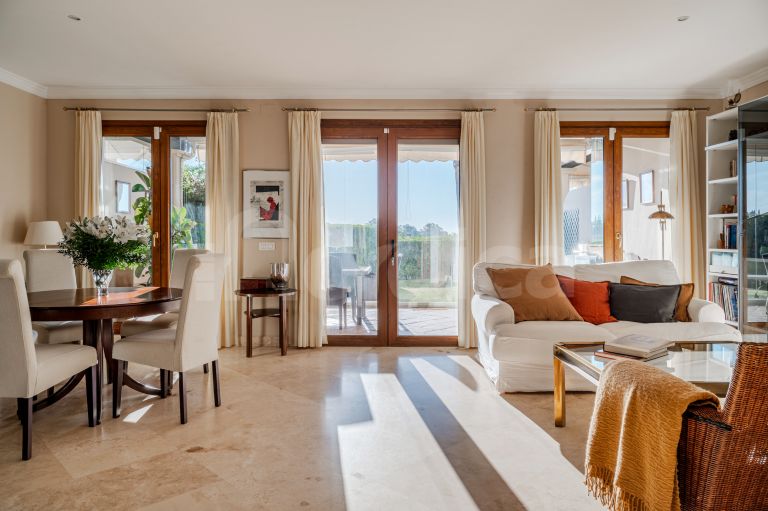 Town House for sale in Paraiso Hills