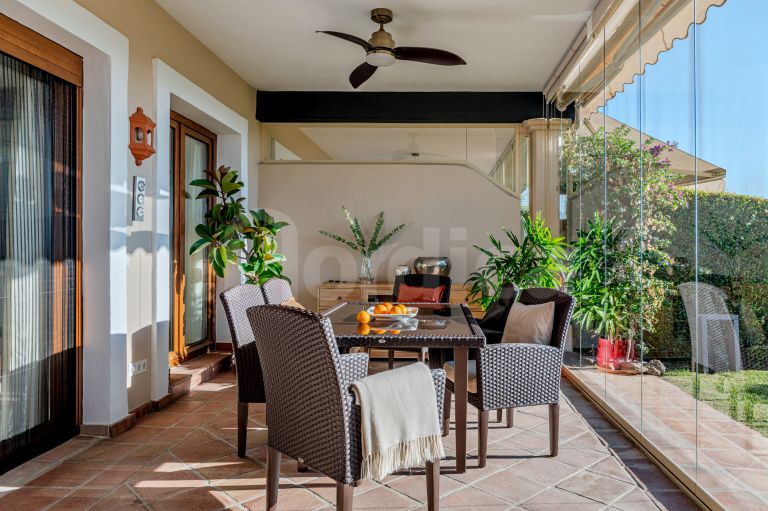 Town House for sale in Paraiso Hills