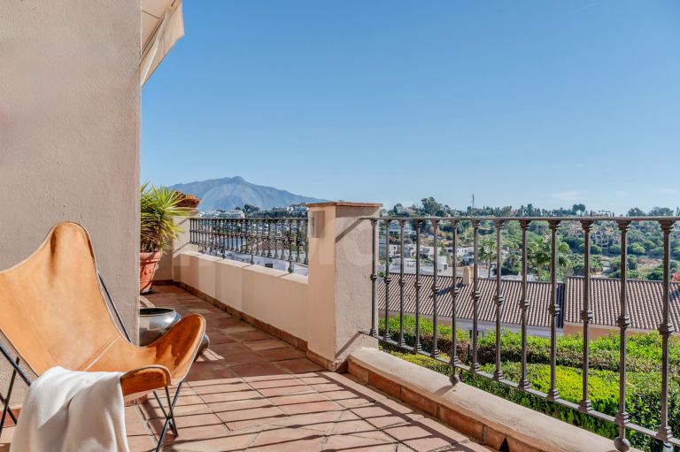 Town House for sale in Paraiso Hills