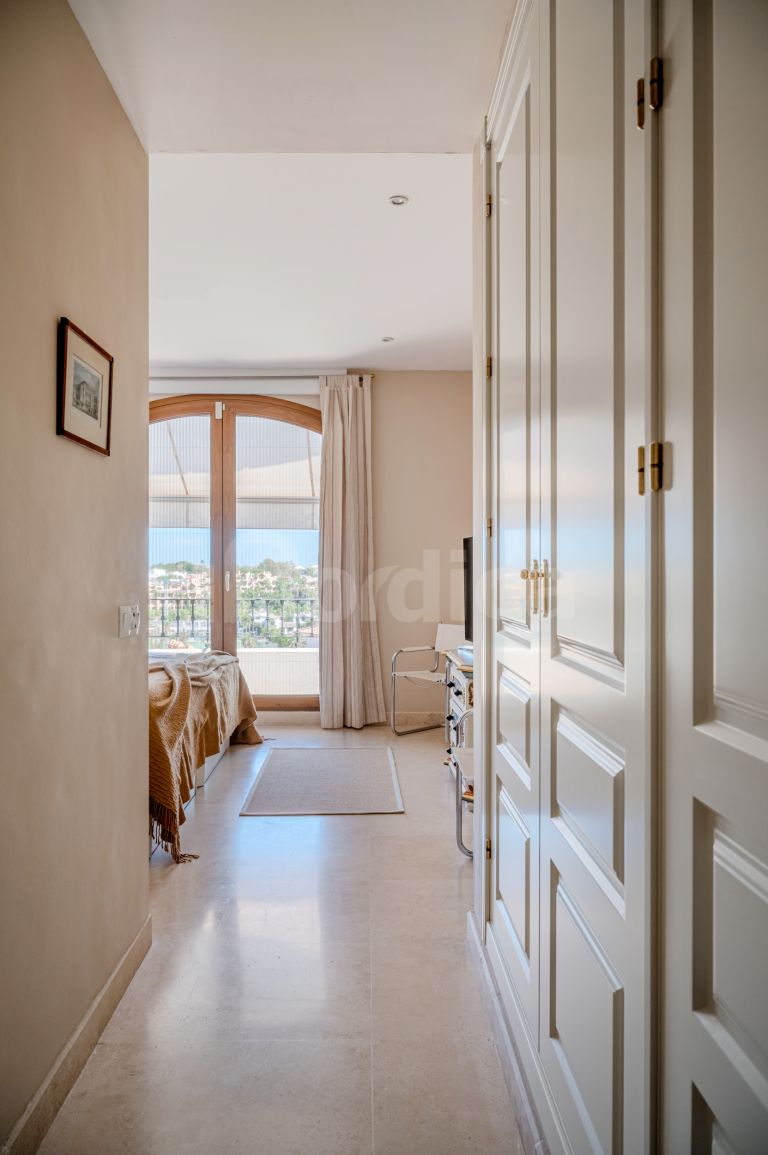 Town House for sale in Paraiso Hills