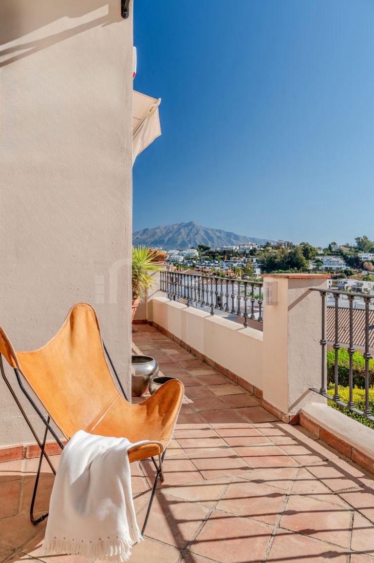 Town House for sale in Paraiso Hills