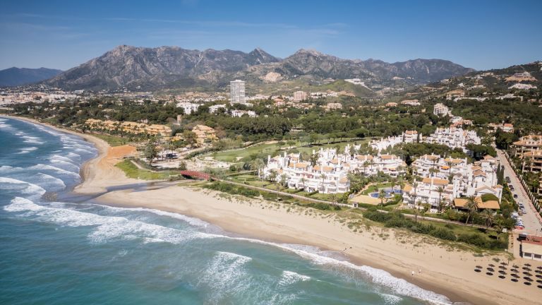 Apartment for sale in Los Monteros Palm Beach