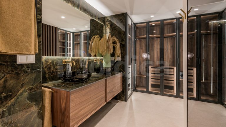 Apartment for sale in Los Monteros Palm Beach