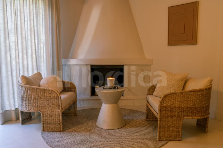 Villa for sale in Nueva Andalucia