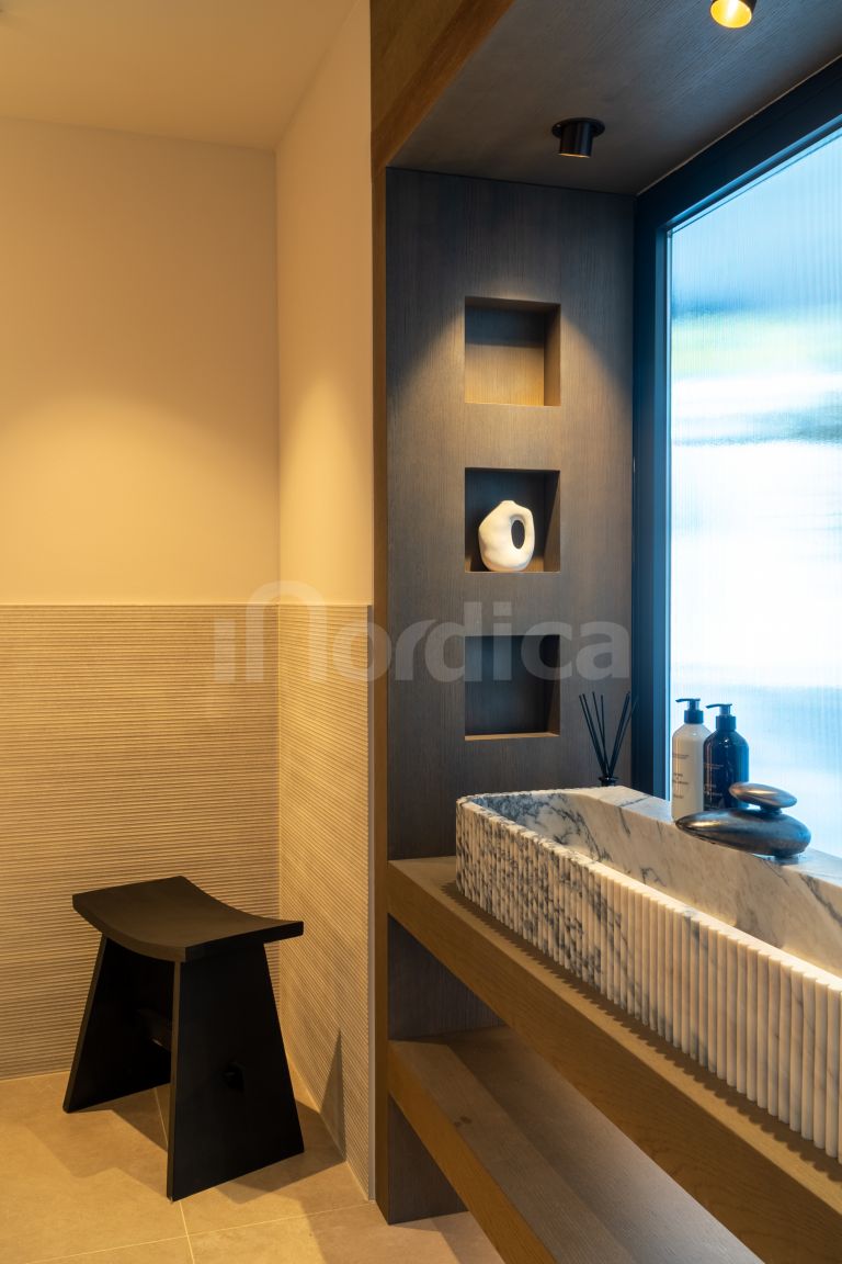 Villa for sale in Nueva Andalucia