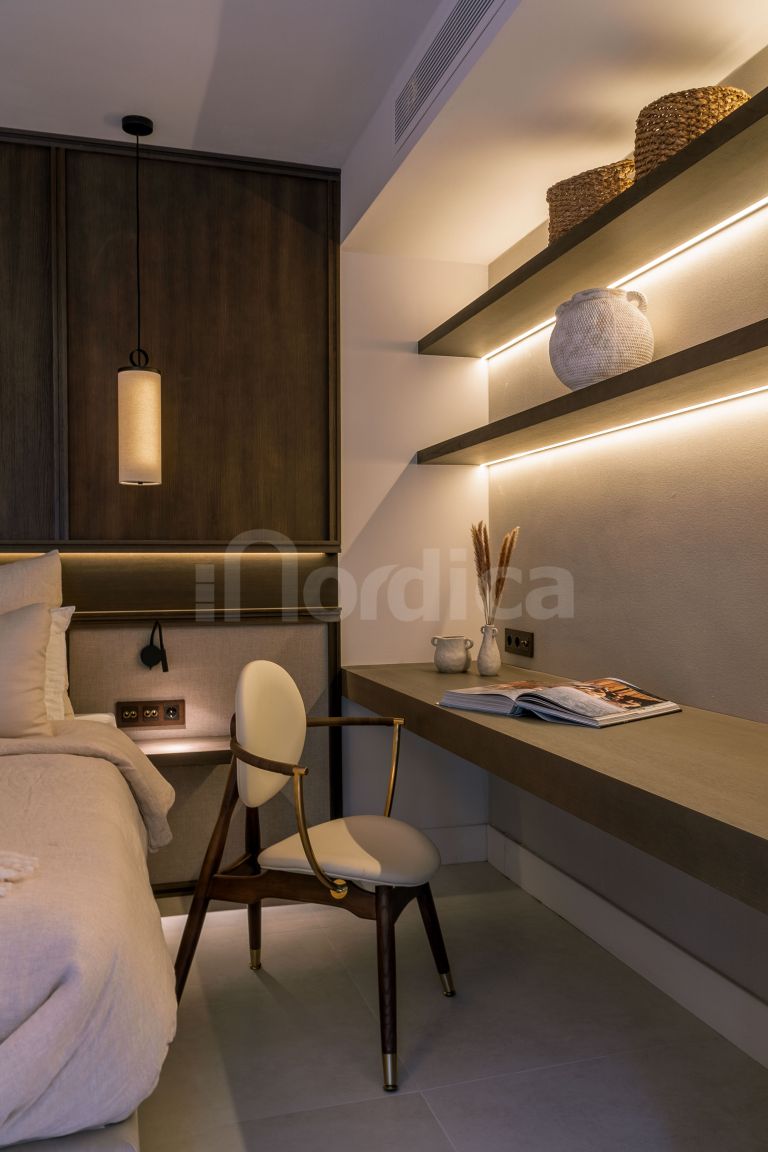 Villa for sale in Nueva Andalucia