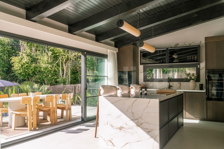 Villa for sale in Nueva Andalucia