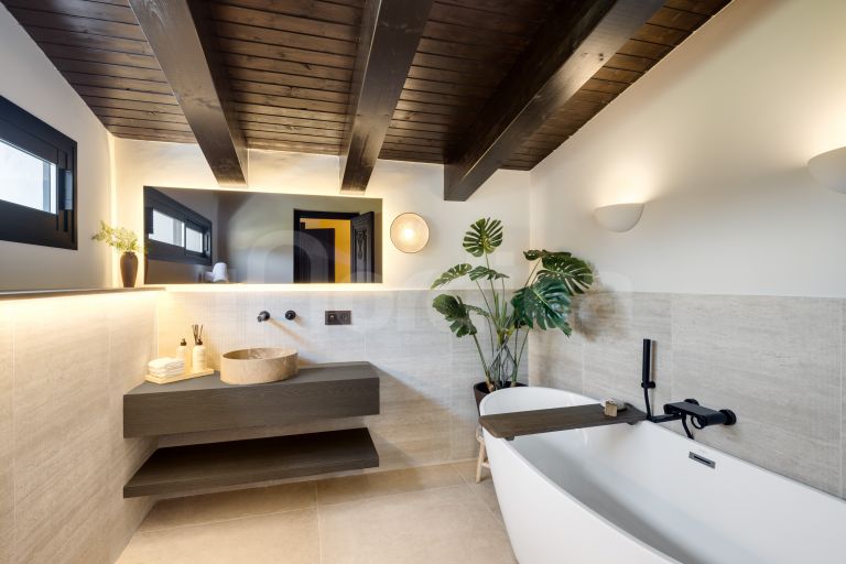 Modern luxury villa in Nueva Andalucia