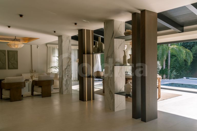 Villa for sale in Nueva Andalucia