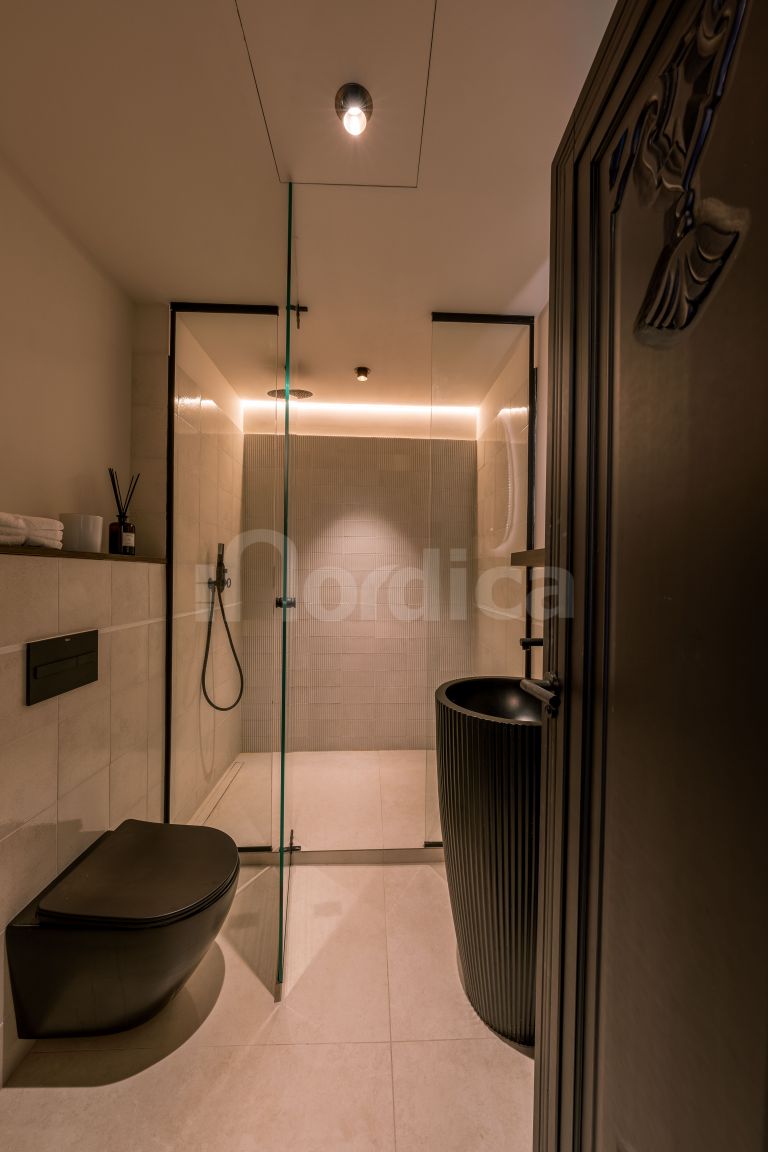 Villa for sale in Nueva Andalucia