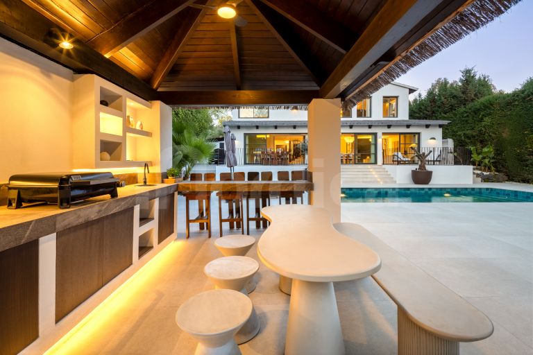 Modern luxury villa in Nueva Andalucia