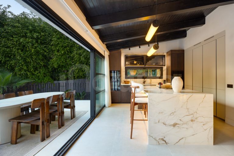 Modern luxury villa in Nueva Andalucia