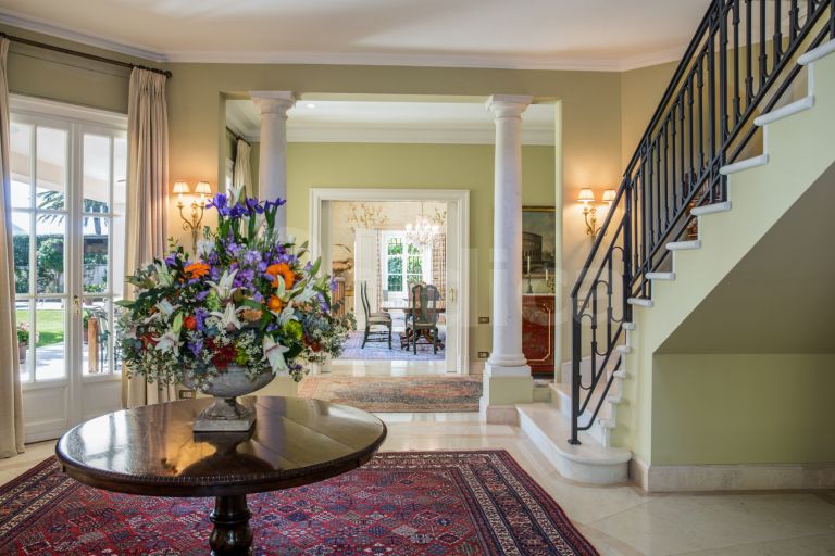 Villa for sale in Los Monteros Playa