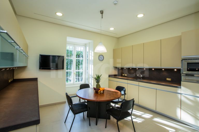 Villa for sale in Los Monteros Playa