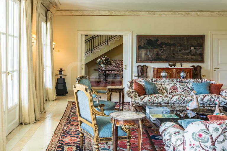 Villa for sale in Los Monteros Playa