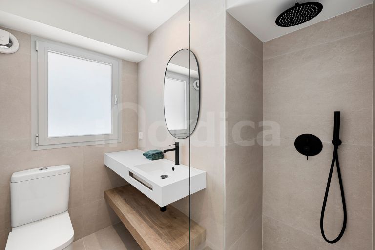 Villa for sale in Nueva Andalucia