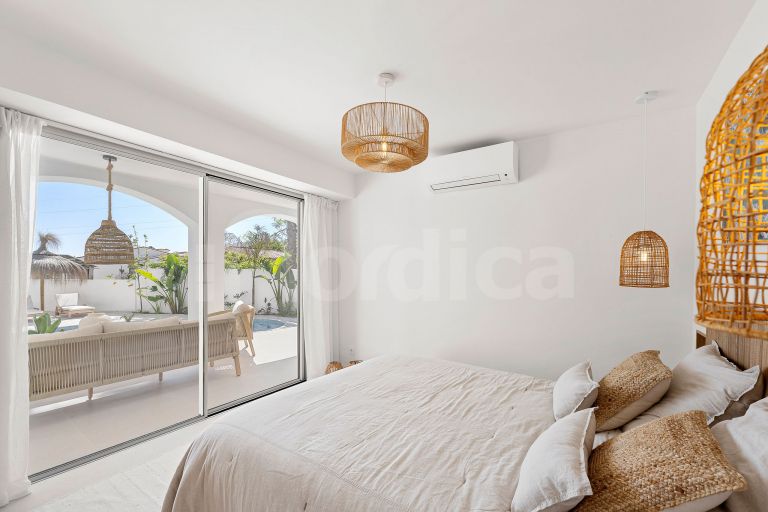 Villa for sale in Nueva Andalucia