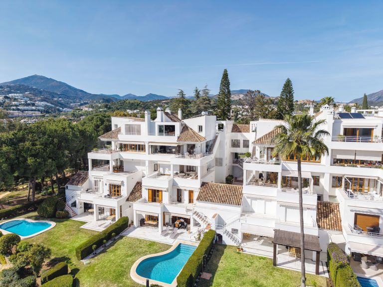 Duplex Penthouse for sale in Alcores del Golf