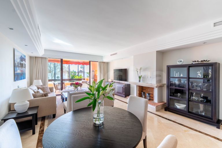 Apartment for sale in La Alzambra