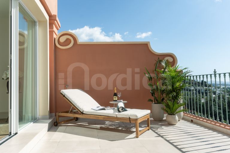 Duplex for sale in Monte Halcones