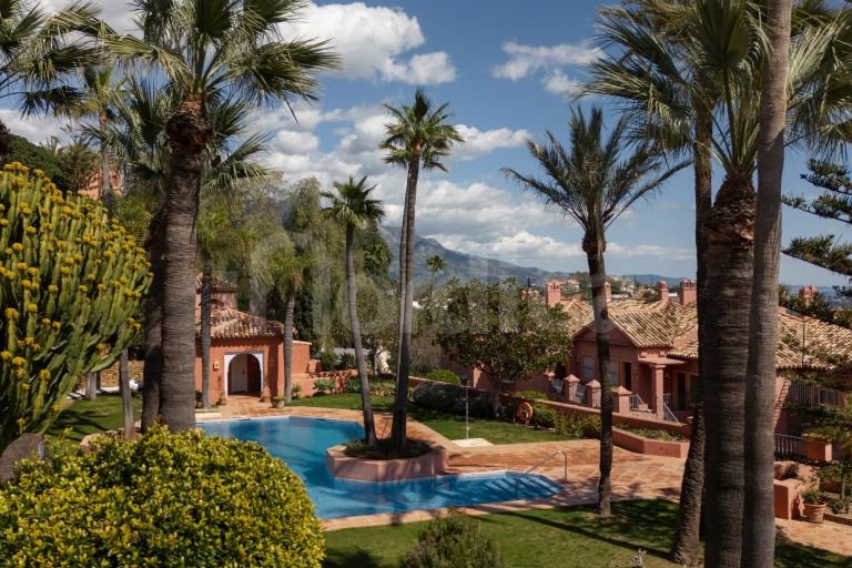 Duplex for sale in Monte Halcones