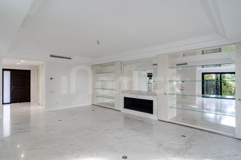 Villa zu verkaufen in Lomas de Magna Marbella