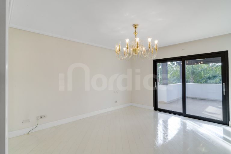 Villa zu verkaufen in Lomas de Magna Marbella