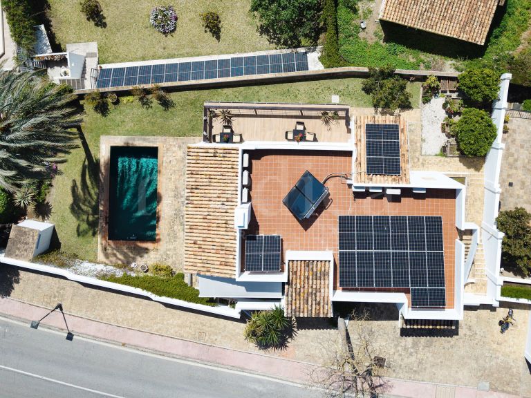 Villa zu verkaufen in Nueva Andalucia
