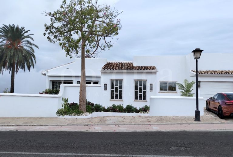 Villa zu verkaufen in Nueva Andalucia