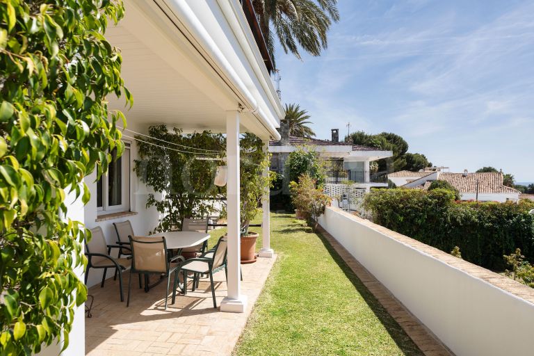 Villa zu verkaufen in Nueva Andalucia