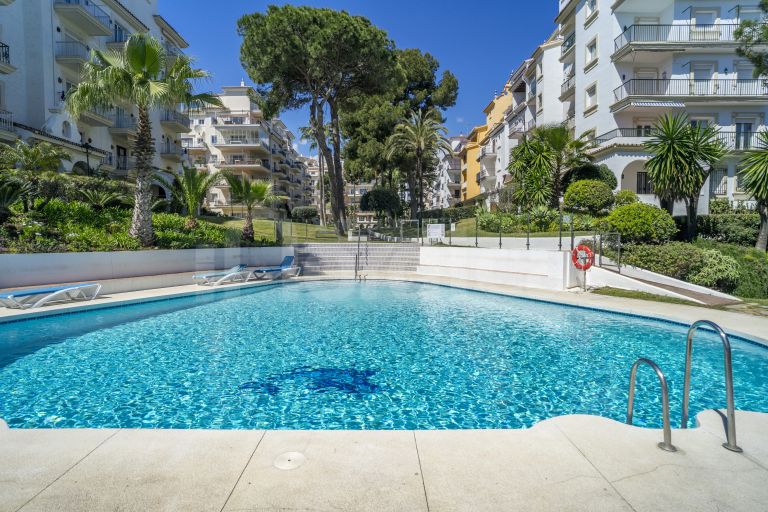 Apartment for sale in Andalucia del Mar