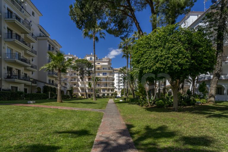 Apartment for sale in Andalucia del Mar