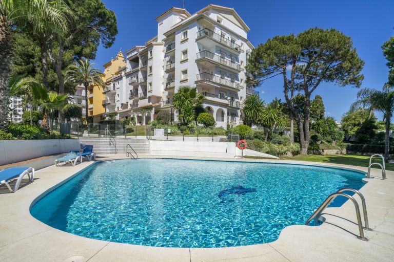 Apartment for sale in Andalucia del Mar