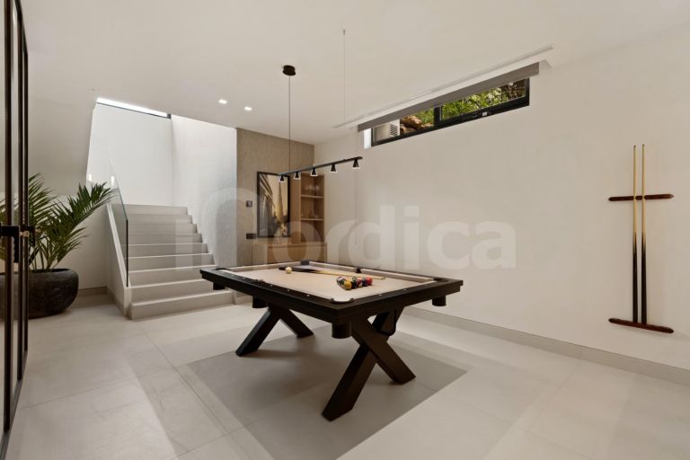 Villa for sale in Las Brisas