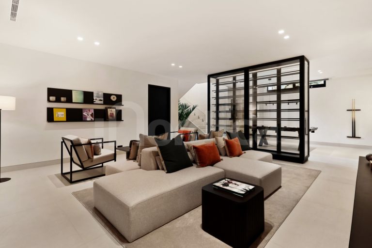 Villa for sale in Las Brisas