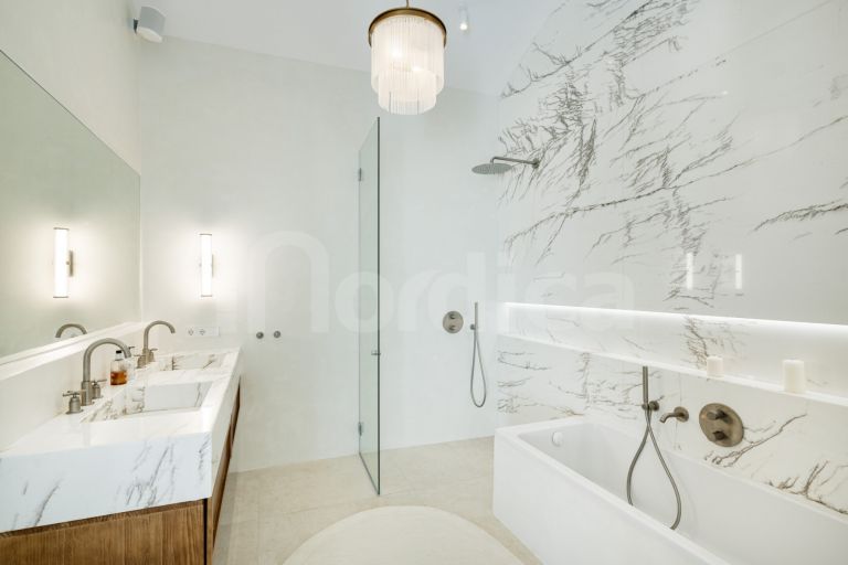 Zweistöckiges Penthouse zu verkaufen in Costa Nagüeles I