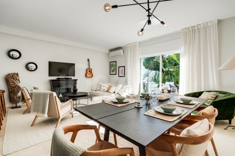 Town House for sale in Los Naranjos Country Club