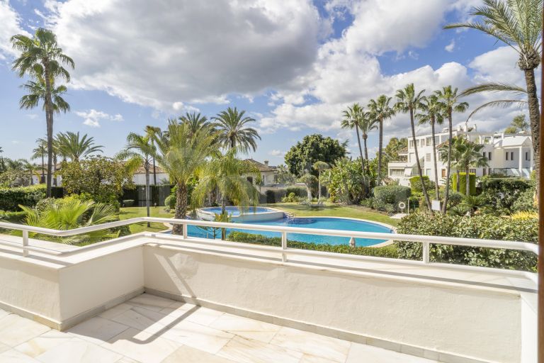 Ground Floor Duplex for sale in Alcores del Golf