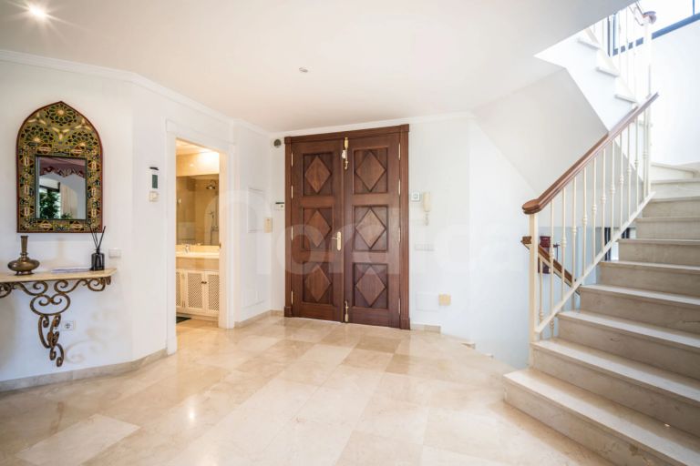 Villa for sale in El Herrojo