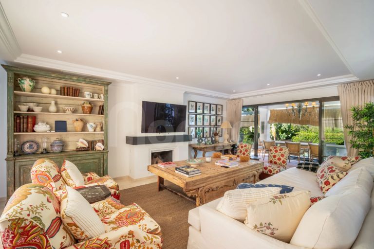 Villa for sale in El Herrojo