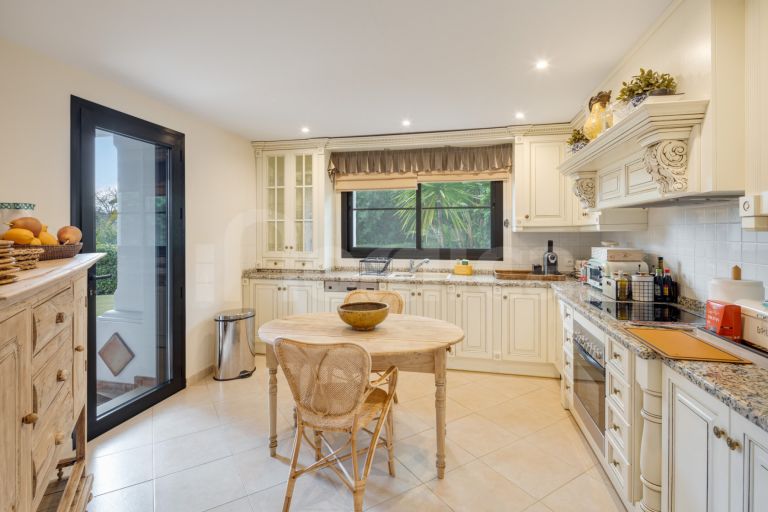 Villa for sale in El Herrojo