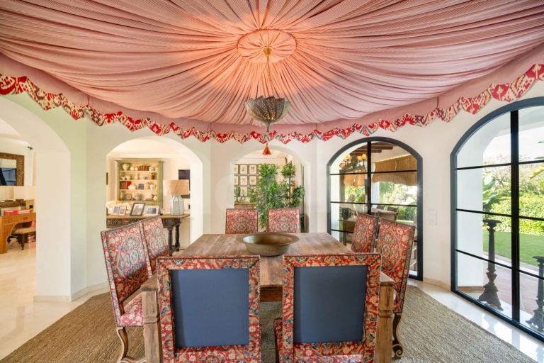 Villa for sale in El Herrojo