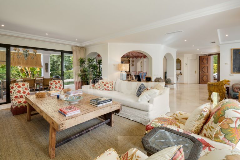 Villa for sale in El Herrojo