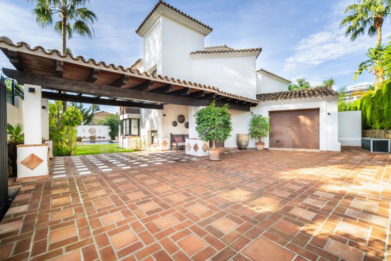 Villa for sale in El Herrojo