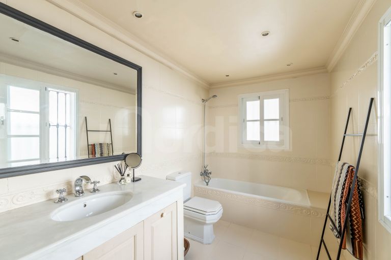 Villa for sale in Los Naranjos